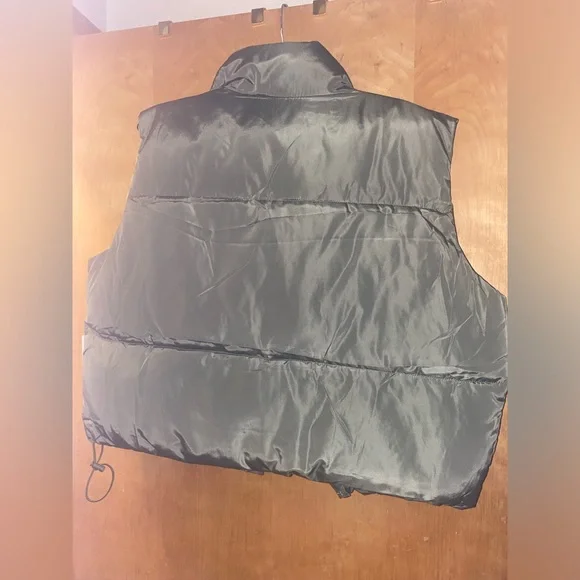 FADED ROSE Sheen Green Sleeveless Collared Puffer Vest - Picture 2 of 4